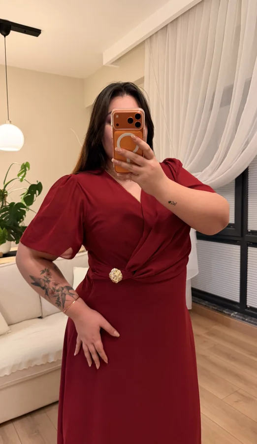 Kruvaze Yaka Tokalı Şifon Elbise - Bordo