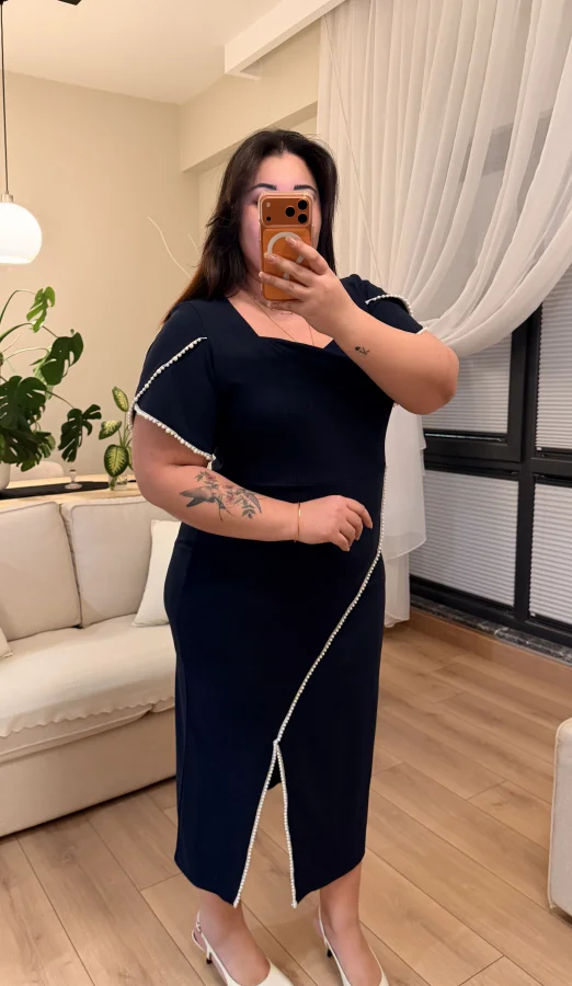 Kare Yaka Asimetrik İncili Krep Elbise - Lacivert