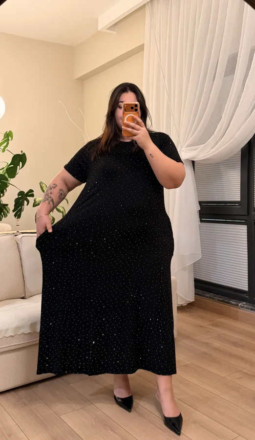 Geniş Kesim Cepli Taşlı Penye Elbise - Siyah