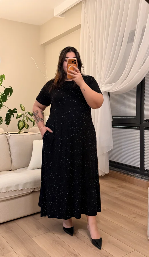 Geniş Kesim Cepli Taşlı Penye Elbise - Siyah