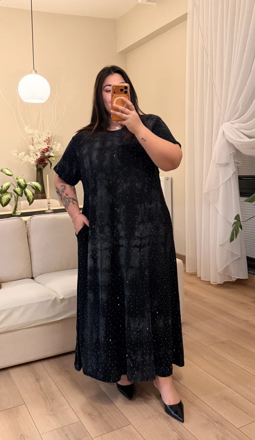 Geniş Kesim Cepli Taşlı Penye Elbise - Batik Desenli