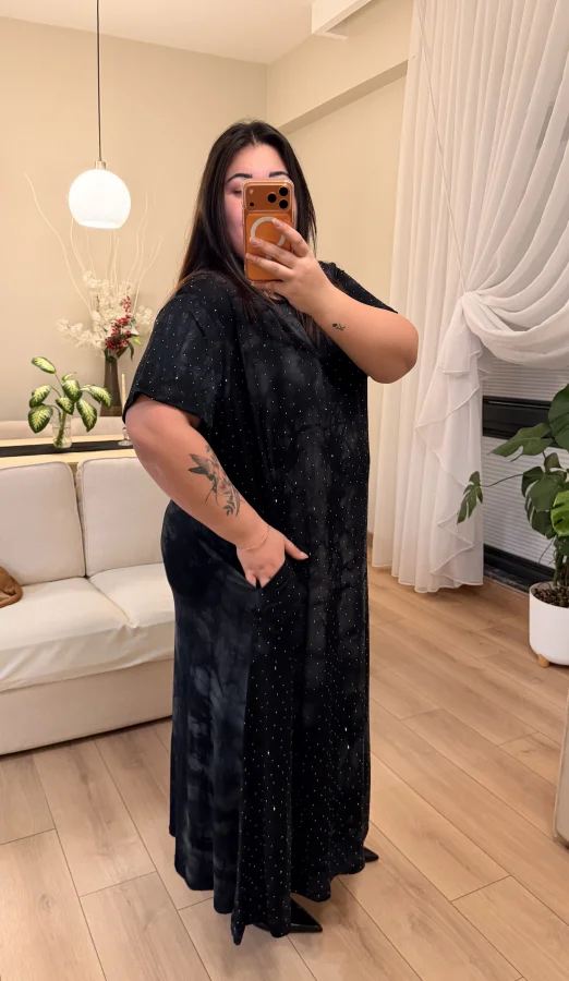 Geniş Kesim Cepli Taşlı Penye Elbise - Batik Desenli