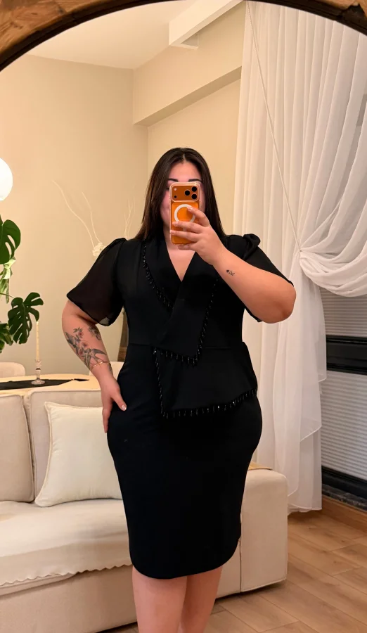 Boncuk Detaylı Esnek Krep Elbise - Siyah