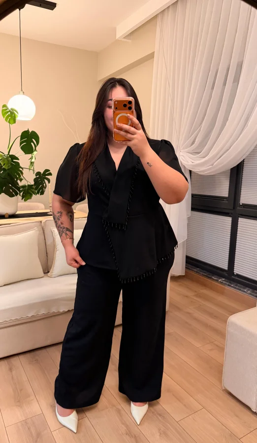 Boncuk Detaylı İkili Krep Takım - Siyah