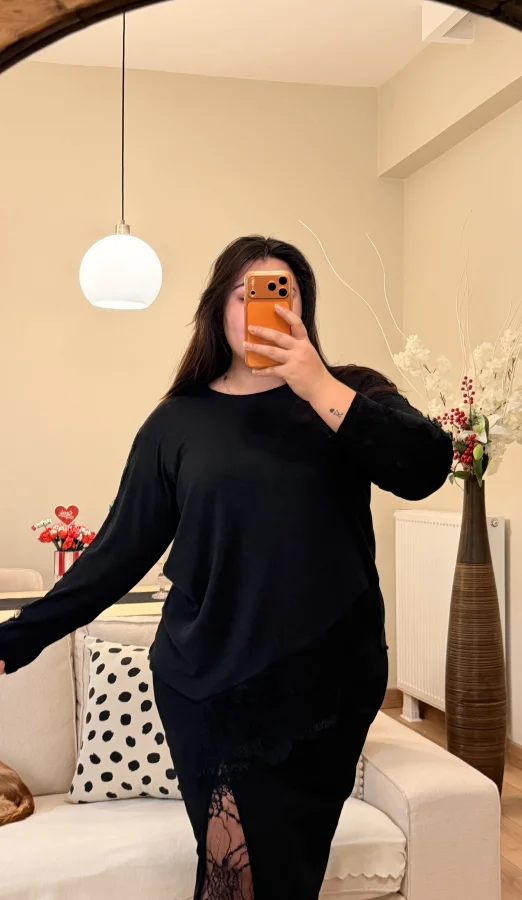 Dantel Detaylı Asimetrik Örme Bluz - Siyah