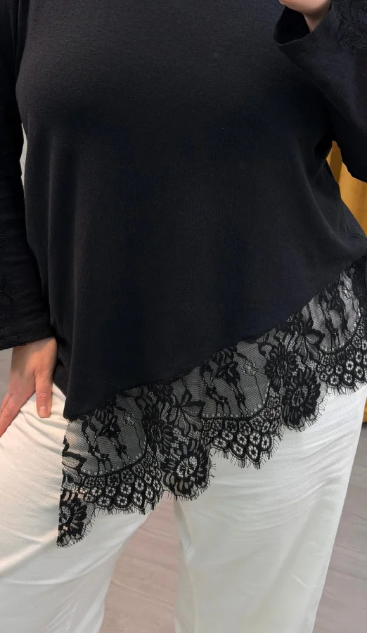 Dantel Detaylı Asimetrik Örme Bluz - Siyah