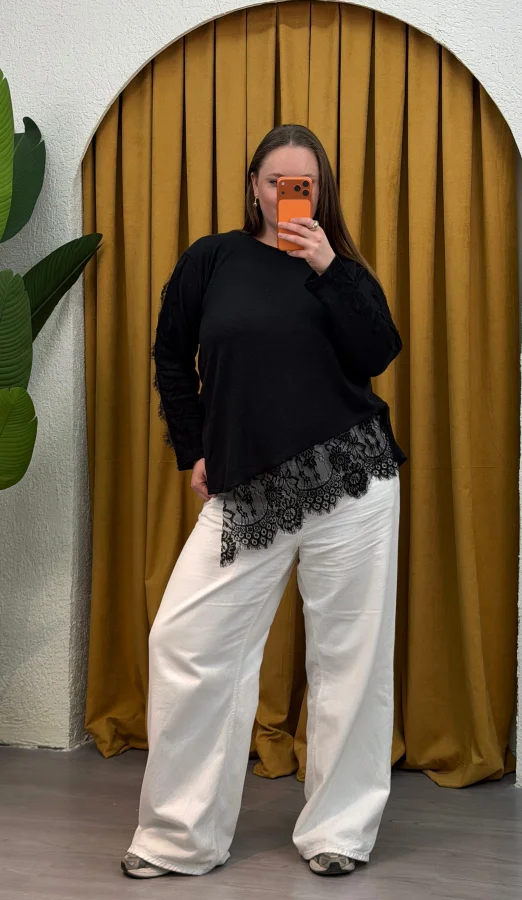 Dantel Detaylı Asimetrik Örme Bluz - Siyah