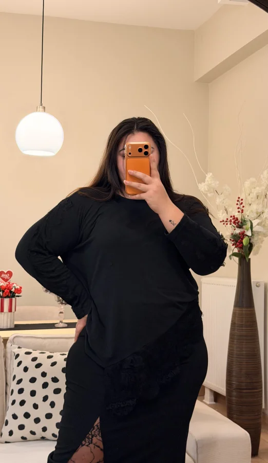 Dantel Detaylı Asimetrik Örme Bluz - Siyah