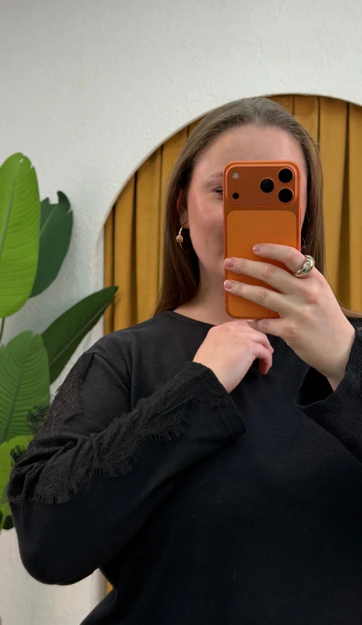 Dantel Detaylı Asimetrik Örme Bluz - Siyah