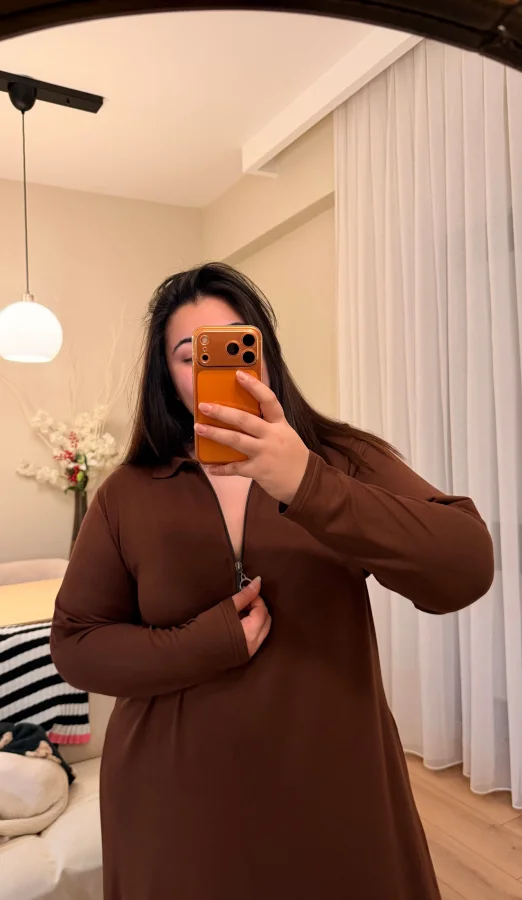 Dik Yaka Fermuarlı Modal Elbise - Kahverengi