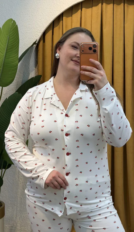 Düğmeli Esnek Pijama Takımı - Beyaz Kiraz Desenli