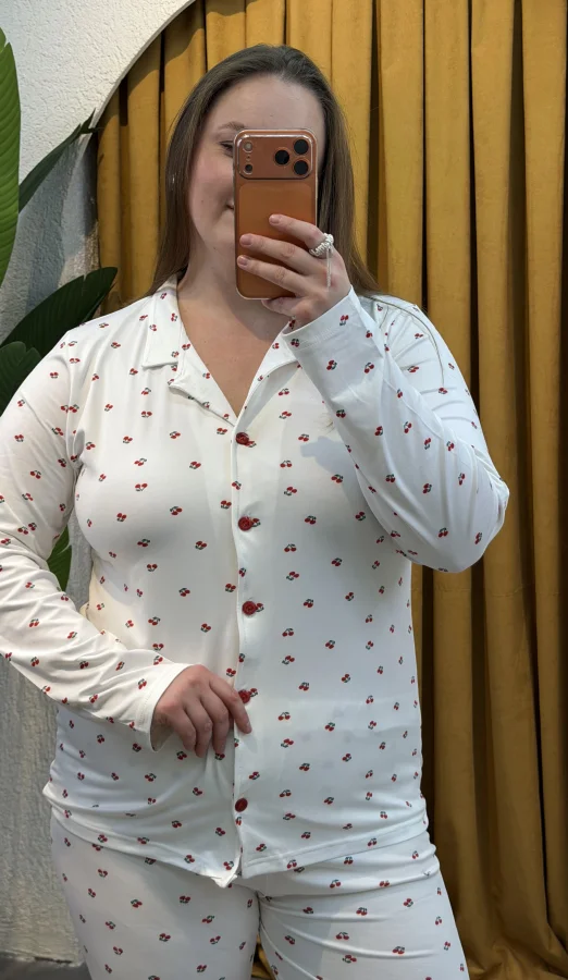 Düğmeli Esnek Pijama Takımı - Beyaz Kiraz Desenli