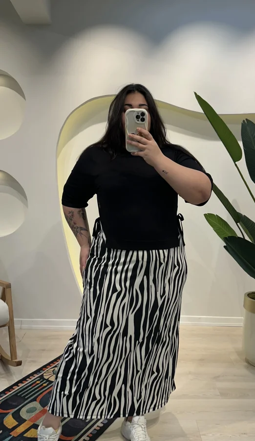 Garnili Yan Büzgü Esnek Penye Elbise - Zebra Desen