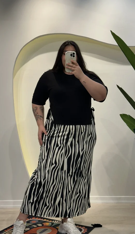 Garnili Yan Büzgü Esnek Penye Elbise - Zebra Desen