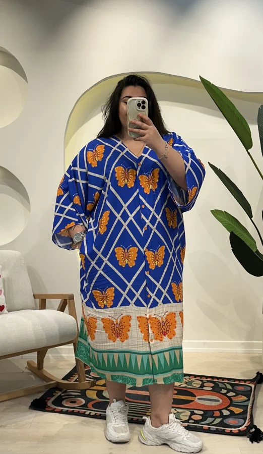 Geniş Kesim Düğme Detaylı Pamuklu Viskon Elbise - Mavi Kelebekli