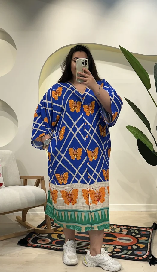 Geniş Kesim Düğme Detaylı Pamuklu Viskon Elbise - Mavi Kelebekli