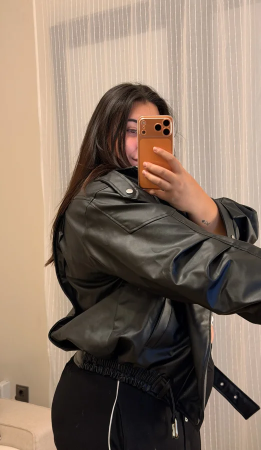 Geniş Kesim Lastik Detaylı Astarlı Deri Ceket - Siyah