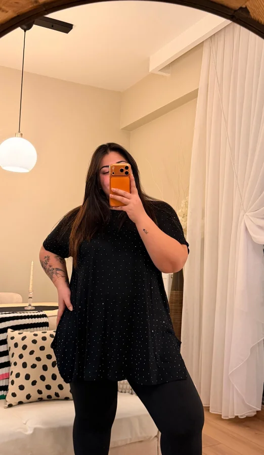 Geniş Kesim Taş Detaylı Penye Bluz - Siyah