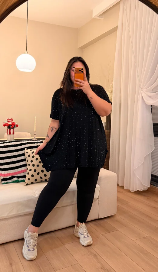 Geniş Kesim Taş Detaylı Penye Bluz - Siyah