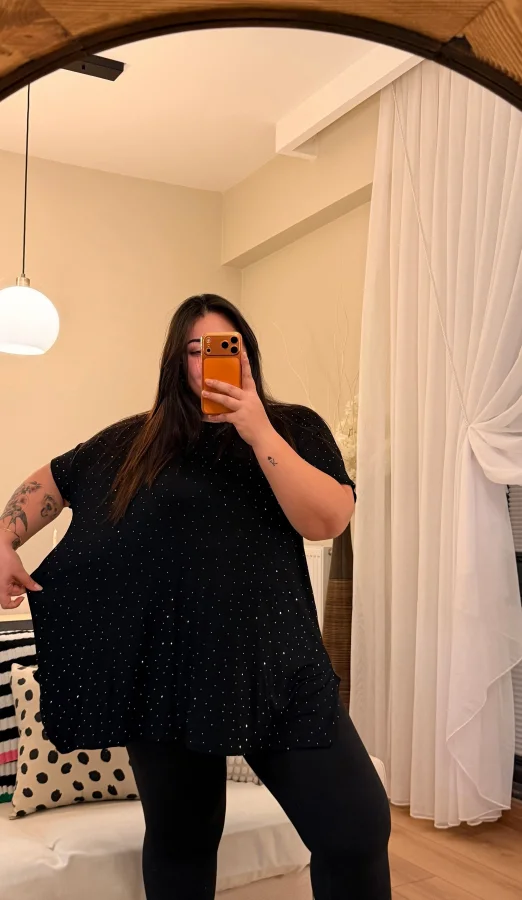 Geniş Kesim Taş Detaylı Penye Bluz - Siyah