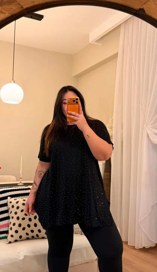 Geniş Kesim Taş Detaylı Penye Bluz - Siyah