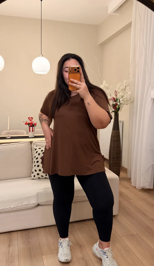 Geniş Kesim V Yaka Basic Esnek Penye Tişört - Kahverengi