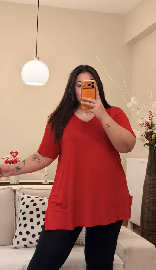 Geniş Kesim V Yaka Basic Esnek Penye Tişört - Kırmızı