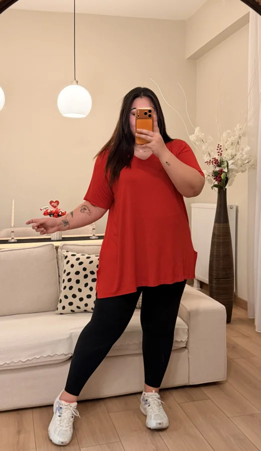 Geniş Kesim V Yaka Basic Esnek Penye Tişört - Kırmızı