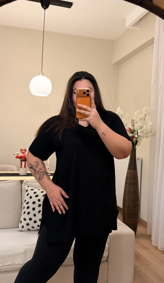 Geniş Kesim V Yaka Basic Esnek Penye Tişört - Siyah