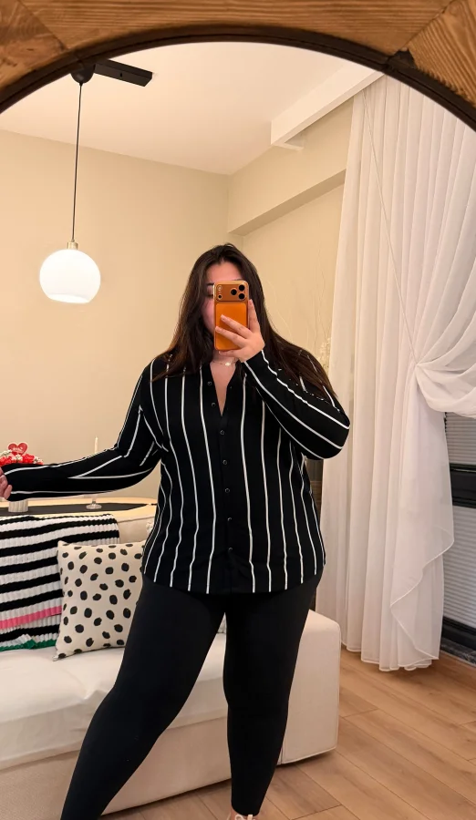 Hakim Yaka Esnek Pamuklu Penye Gömlek - Siyah Çizgili