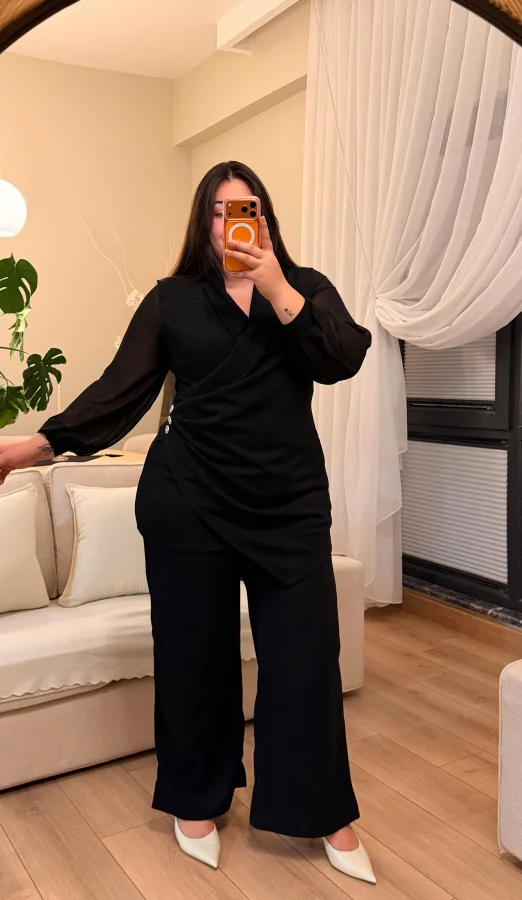 Kar Tanesi Aksesuarlı Krep Takım - Siyah