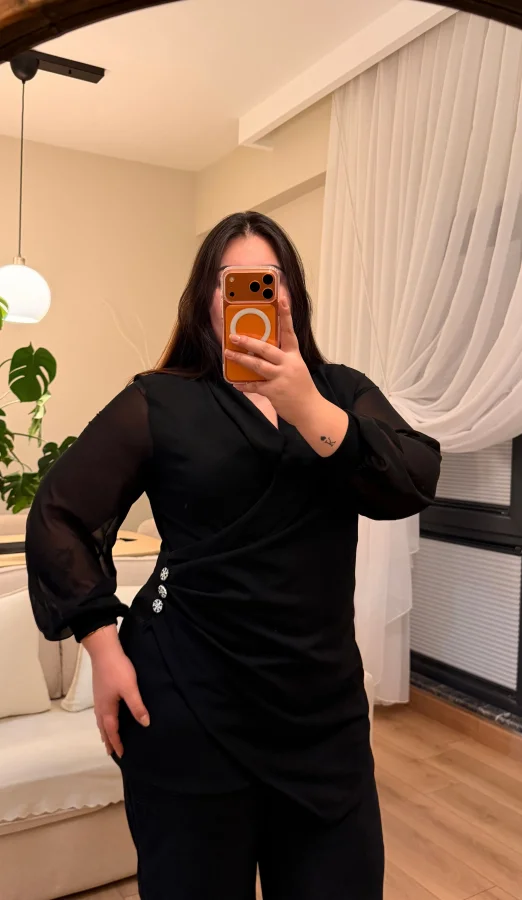 Kar Tanesi Aksesuarlı Krep Takım - Siyah