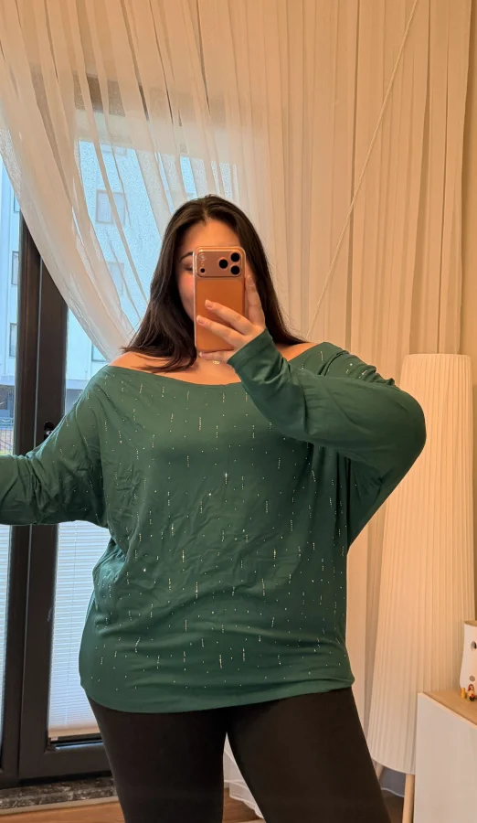 Kayık Yaka Taşlı Modal Bluz - Zümrüt