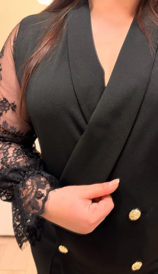 Kolları Dantel Detaylı Krep Elbise - Siyah