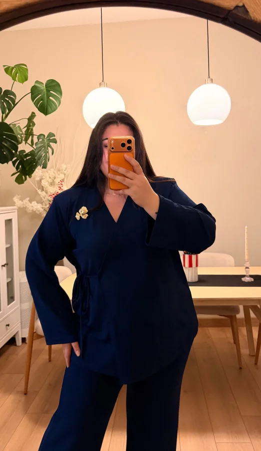 Kruvaze Bağlama Detaylı Broşlu Takım - Lacivert