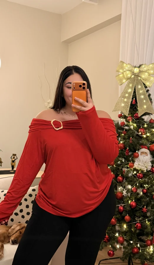 Madonna Yaka Broş Detaylı Esnek Modal Bluz - Kırmızı