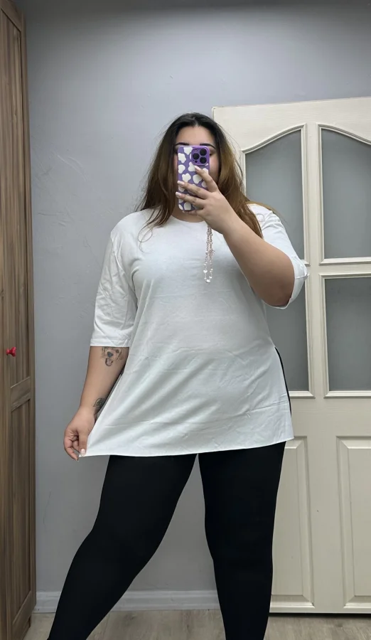 Oversize Yırtmaçlı Tişört - Beyaz