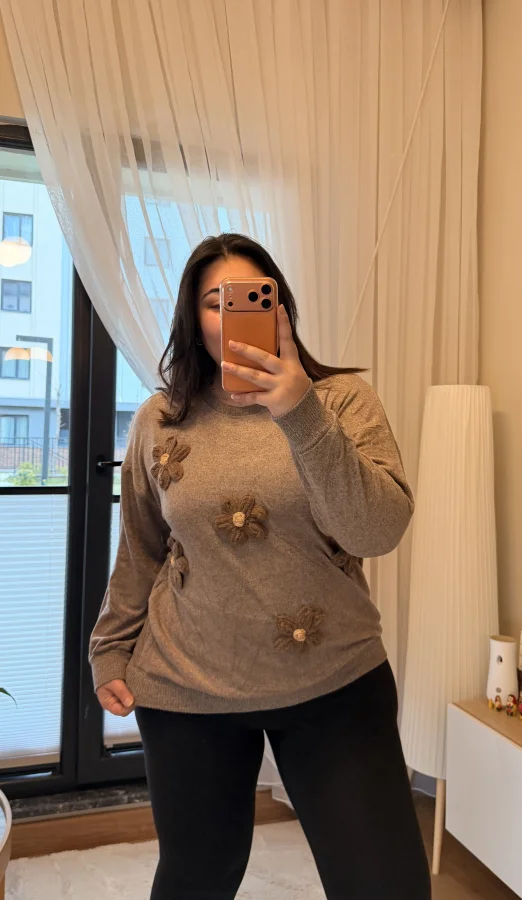 Papatya Detaylı Yumoş Sweat - Kahverengi