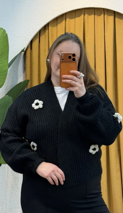 Papatyalı Örme Triko Hırka - Siyah