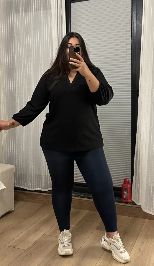 Patlı Hakim Yaka Esnek Bürümcük Bluz - Siyah