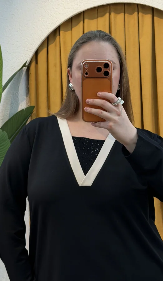 V Yaka Çift Renkli Taşlı Bluz - Siyah