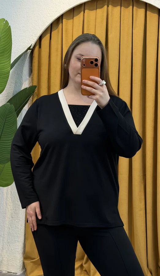 V Yaka Çift Renkli Taşlı Bluz - Siyah