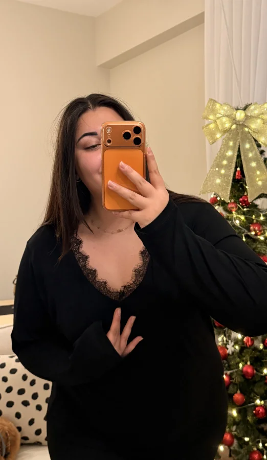 V Yaka Dantel Detaylı Esnek Modal Bluz - Siyah