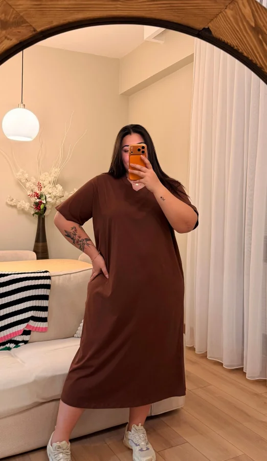 V Yaka Geniş Kesim Esnek Tişört Elbise - Kahverengi
