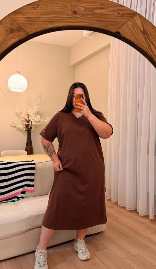 V Yaka Geniş Kesim Esnek Tişört Elbise - Kahverengi