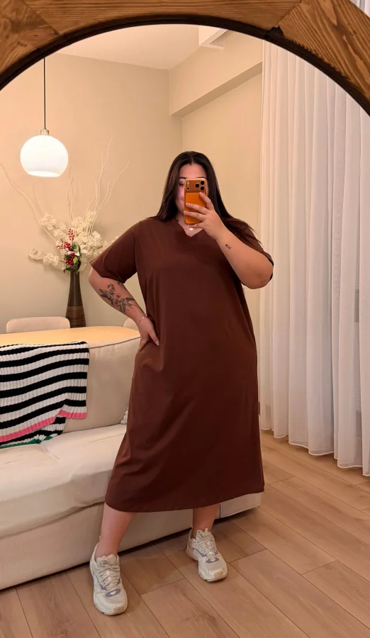 V Yaka Geniş Kesim Esnek Tişört Elbise - Kahverengi