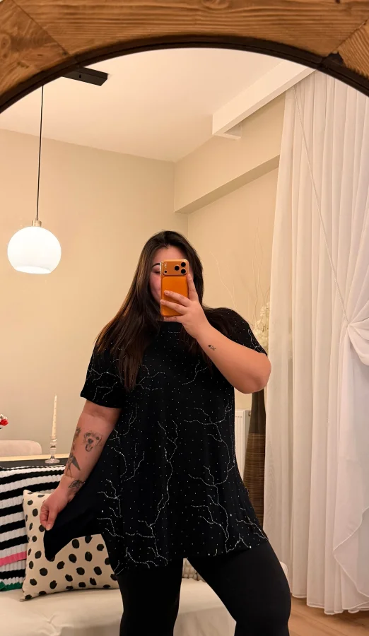 Yıldız Desenli Taşlı Bluz - Siyah