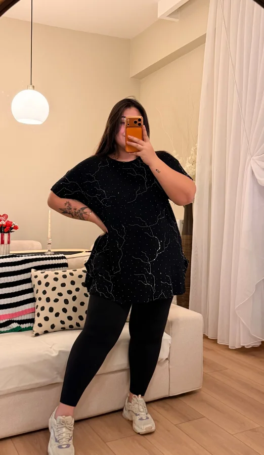 Yıldız Desenli Taşlı Bluz - Siyah