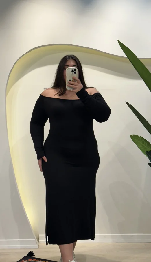 Yırtmaçlı Madonna Yaka Esnek Penye Elbise - Siyah