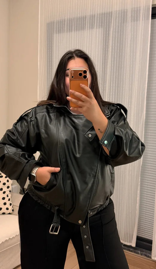 Geniş Kesim Lastik Detaylı Astarlı Deri Ceket - Siyah